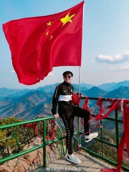 河南“留虾女孩”收到2大盒虾，这个女孩的家庭情况是怎样的？游戏画面